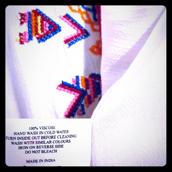 NWT Colorful Tassel Embroidered Blouse - Picture 10 of 10